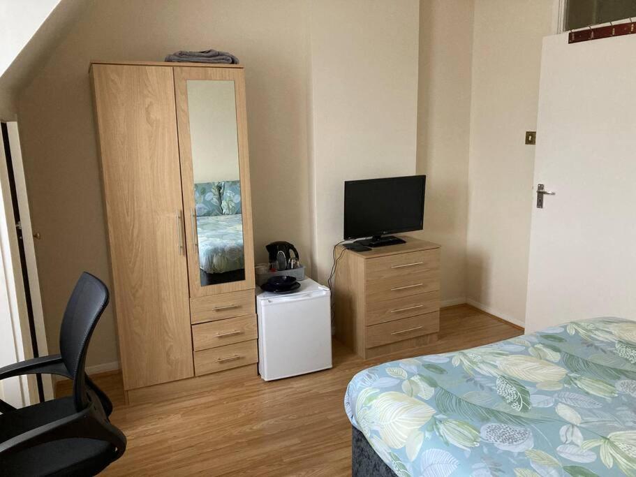 Eltar Hostle Hotel Лондон Екстериор снимка